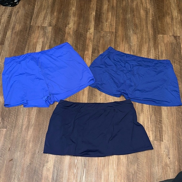 Lot of 3 Woman’s Lands End‎ black & blue swim skirts & blue swim shorts size 22W